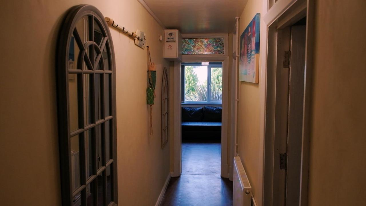 Apartment Commanders 'as Seen In Beyond Paradise' *